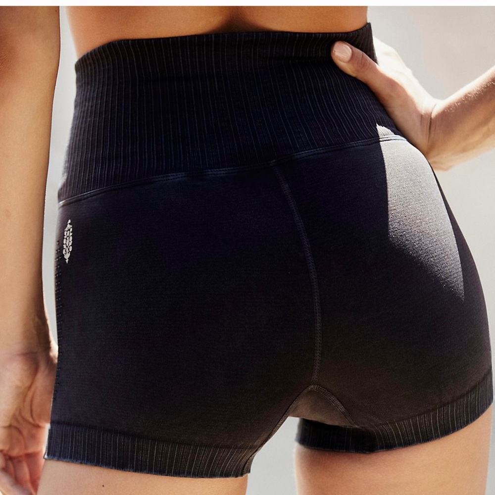 Free people movement good karma running shorts - Picture 2 of 4